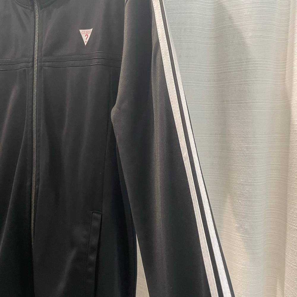 GUESS zip up jacket - Picture 2 of 4